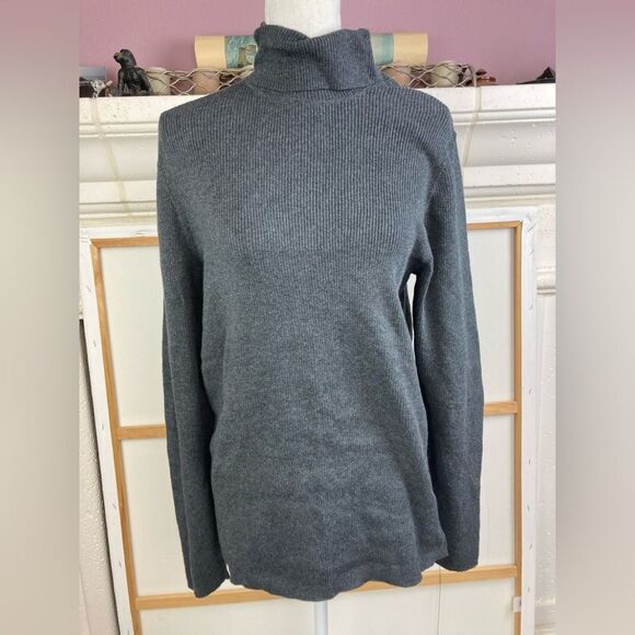 Ribbed heavier knit gray turtleneck longer length w/ stretch like new oversized - Picture 1 of 7